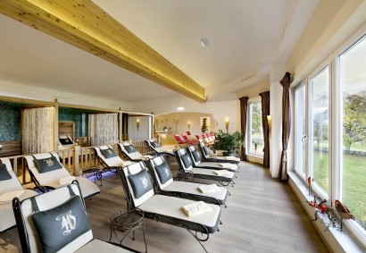 Ruheraum mit Panoramaaussicht %uFFFDber Schladming